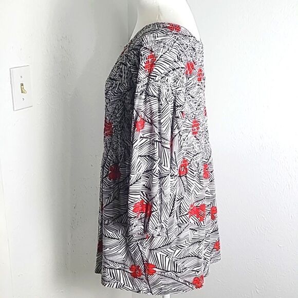 J. Jill Black & White Top w/Red Flowers, Shirred Elastic Chest, Size Medium P - Picture 8 of 11